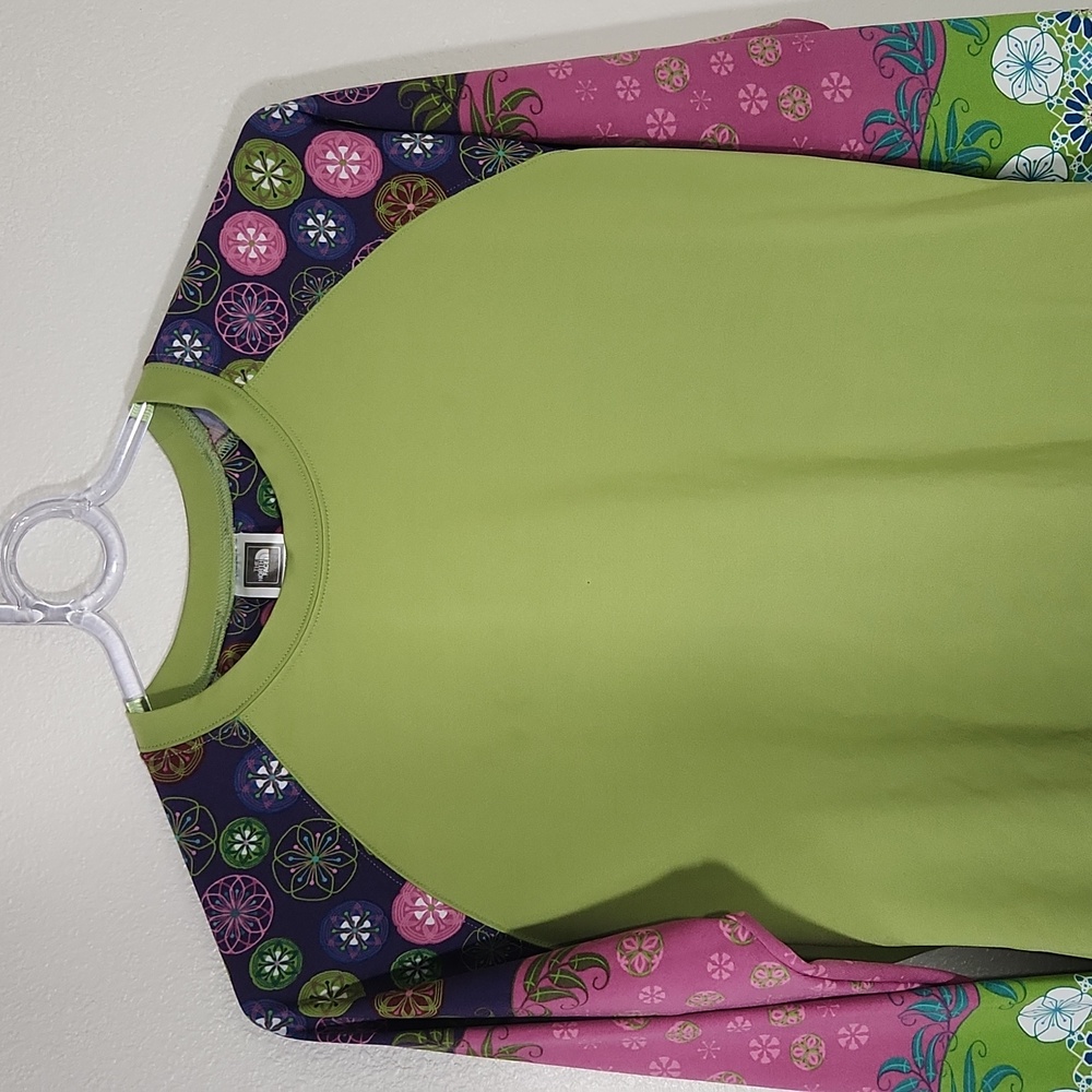 North Face Vapor Wick Colorful Shirt size L Green Purple Pink - Picture 2 of 13
